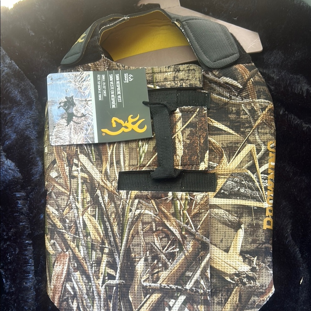 Browning Camouflage realtree max neoprene dog vest